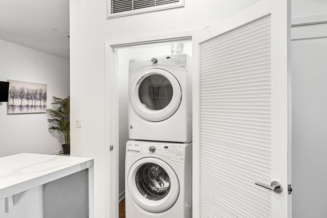 Beverly Grove Chic City Oasis 2 Bedroom Apt With Den 138 Лос-Анджелес Экстерьер фото