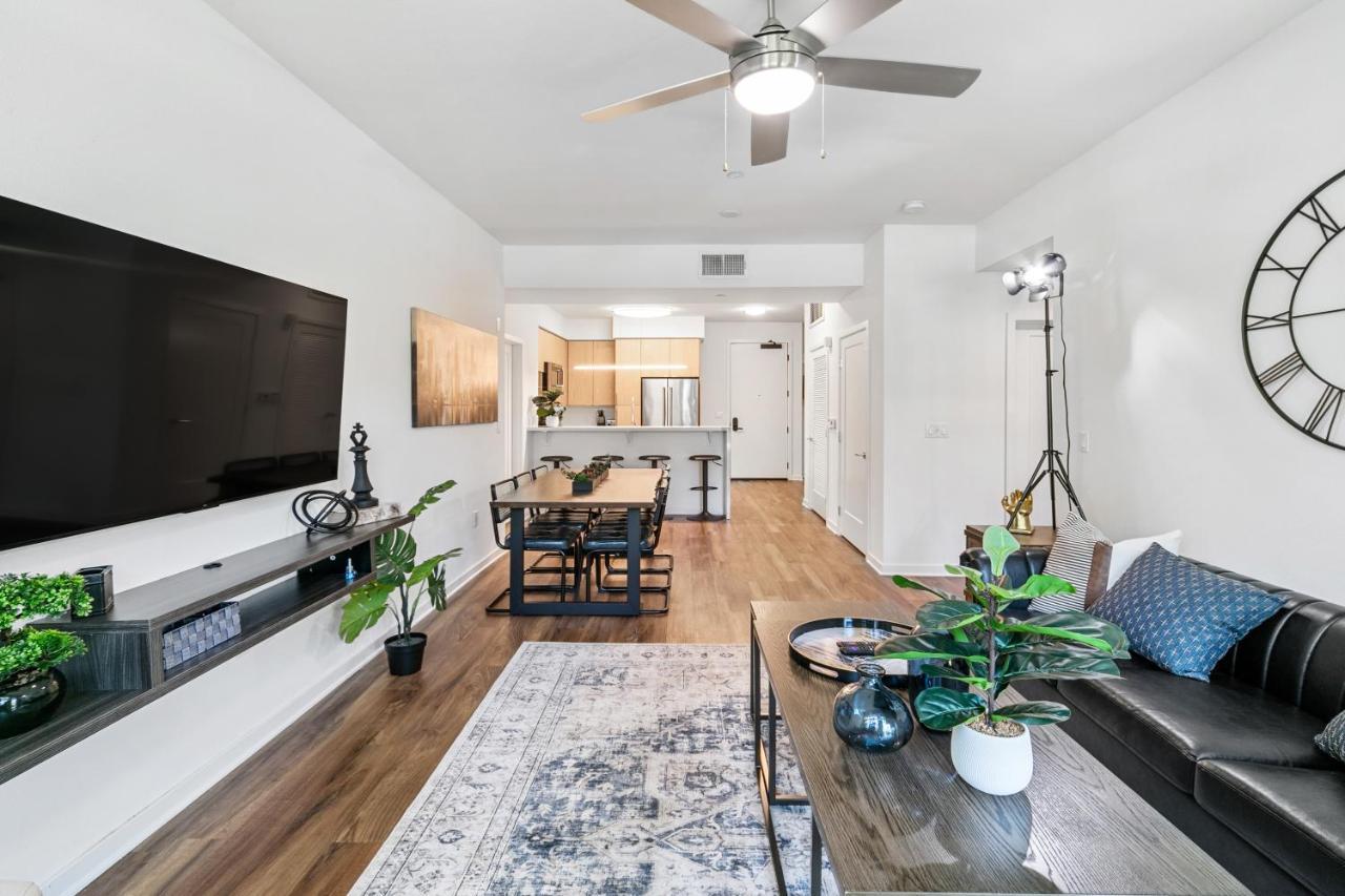 Beverly Grove Chic City Oasis 2 Bedroom Apt With Den 138 Лос-Анджелес Экстерьер фото
